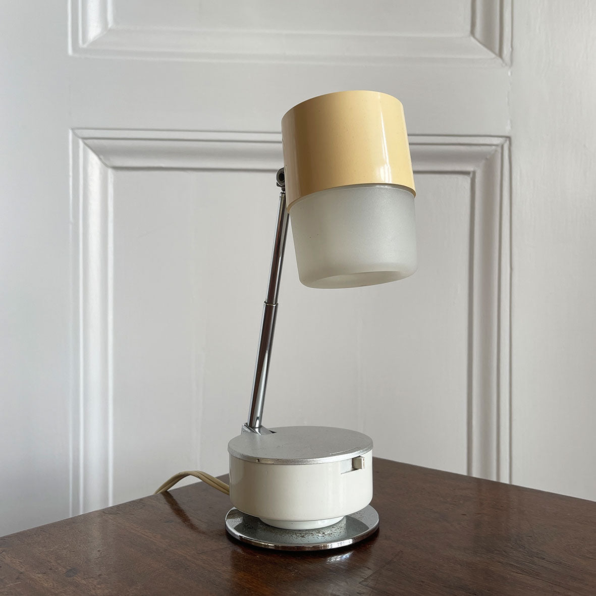 A slick looking 1960s Japanese Lloyd's compact Telescopic Desk Lamp. A very versatile lamp that can be set in many positions. With two light intensities, it's Ideal for a cool desk or bedside table. Main On off switch on lead - SHOP NOW - www.intovintage.co.uk