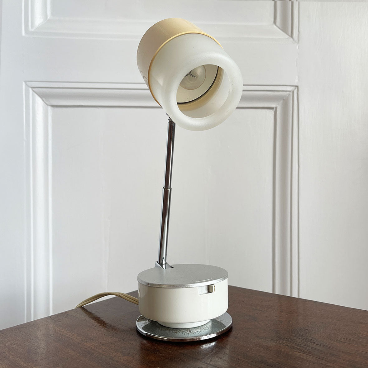 A slick looking 1960s Japanese Lloyd's compact Telescopic Desk Lamp. A very versatile lamp that can be set in many positions. With two light intensities, it's Ideal for a cool desk or bedside table. Main On off switch on lead - SHOP NOW - www.intovintage.co.uk