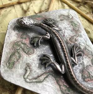 Beautiful Pewter lizard brooch. Expertly modelled and detailed. Secure fastener on the reverse. A real statement piece - SHOP NOW - www.intovintage.co.uk