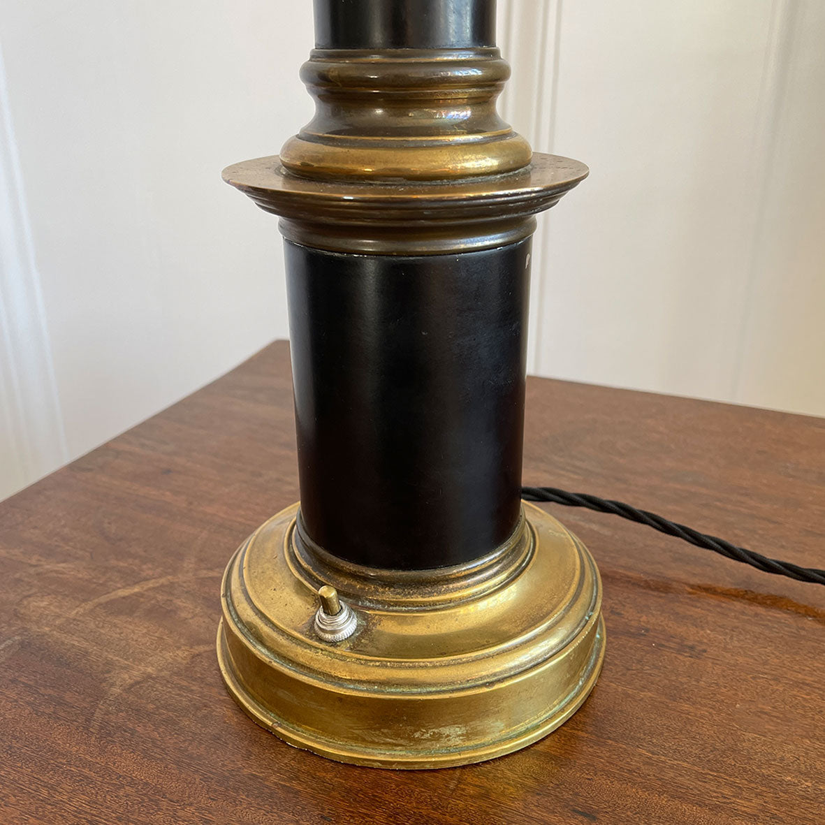 A Classical Column Table Lamp