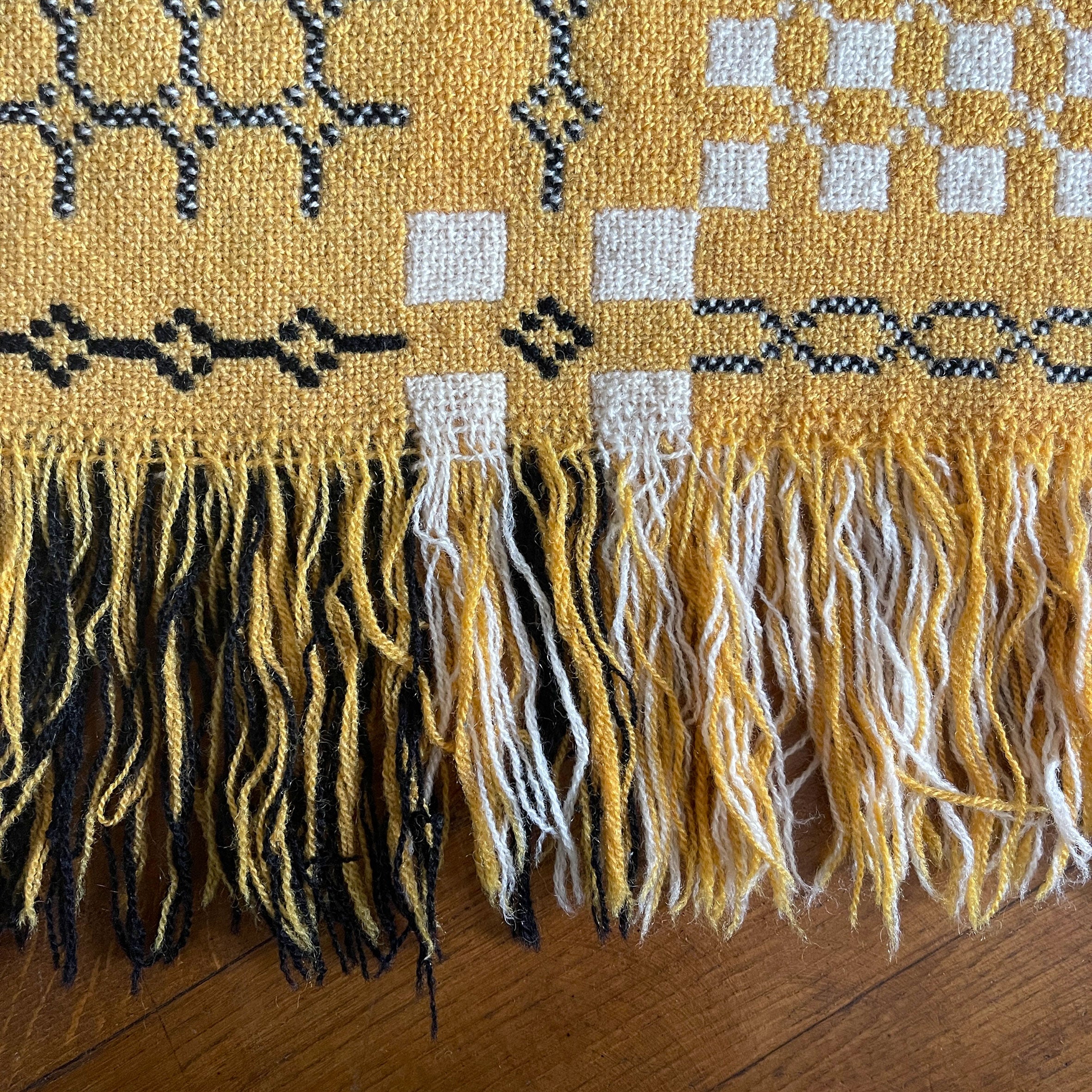 A Vintage Pure Wool Welsh Tapestry Blanket