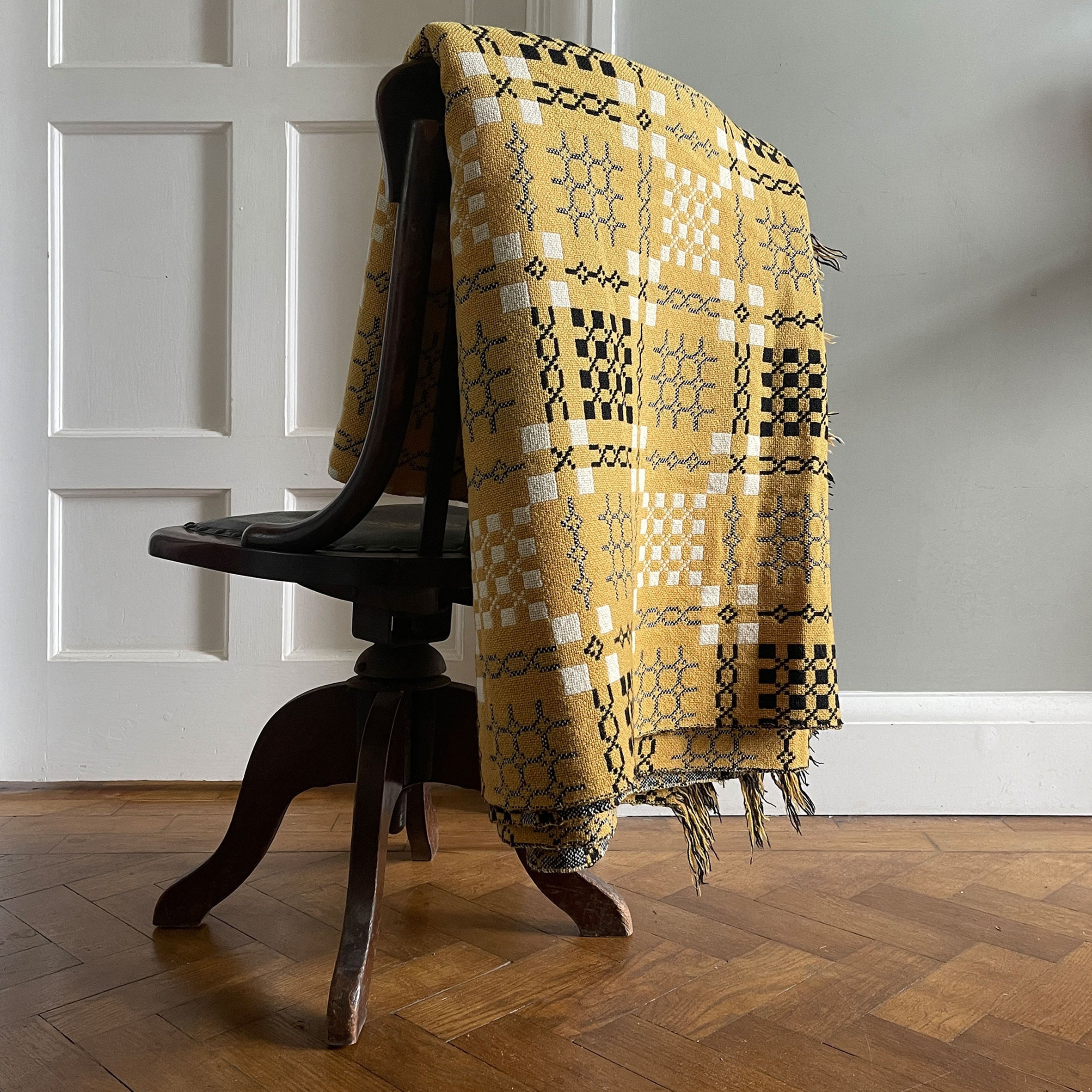 A Vintage Pure Wool Welsh Tapestry Blanket
