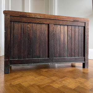 A solid oak chest with fleur de lis and shield carving to the front. Very solid and very heavy! Perfect for a large flat screen TV or for the hallway to keep your boots and shoes in. COMPOSITION: Solid Oak DIMENSIONS: (L) 93.5cm (W) 32cm (H) 59cm - SHOP NOW - www.intovintage.co.uk