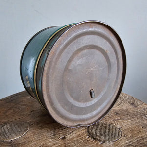 A good looking vintage Maxwell House Coffee Tin. Great colours and graphics