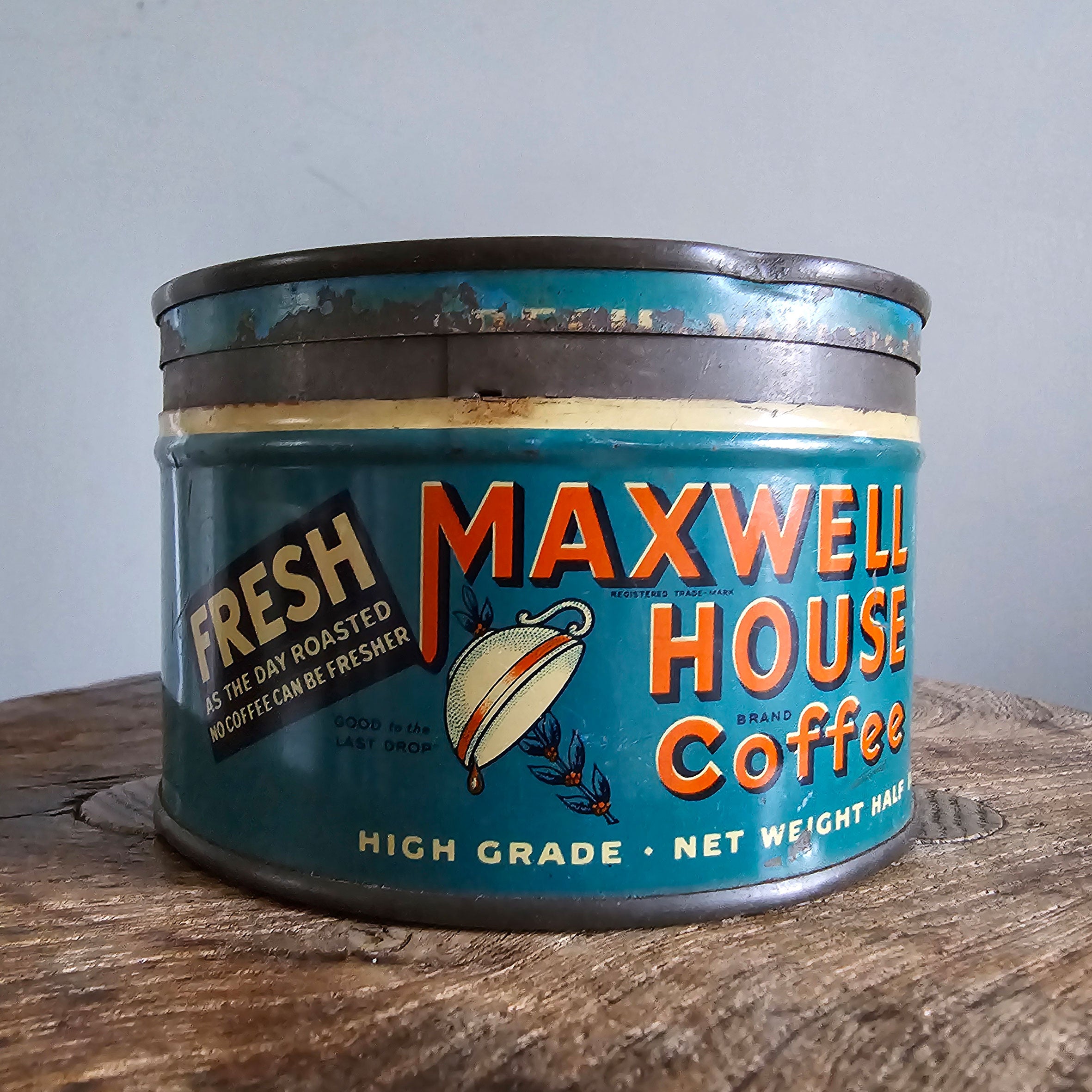 A good looking vintage Maxwell House Coffee Tin. Great colours and graphics