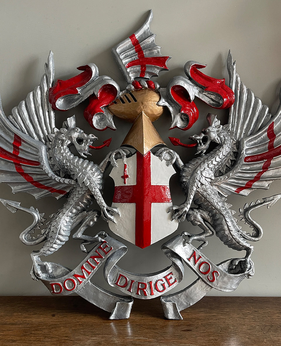 A magnificent City of London Crest centred by a golden helmet, flanked by two dragons supporting the de-bossed George Cross shield. With foliate surrounded ribbon carrying the motto of the city, 'DOMINE DIRGE NOS' meaning 'Lord, direct (guide) us' - SHOP NOW - www.intovintage.co.uk