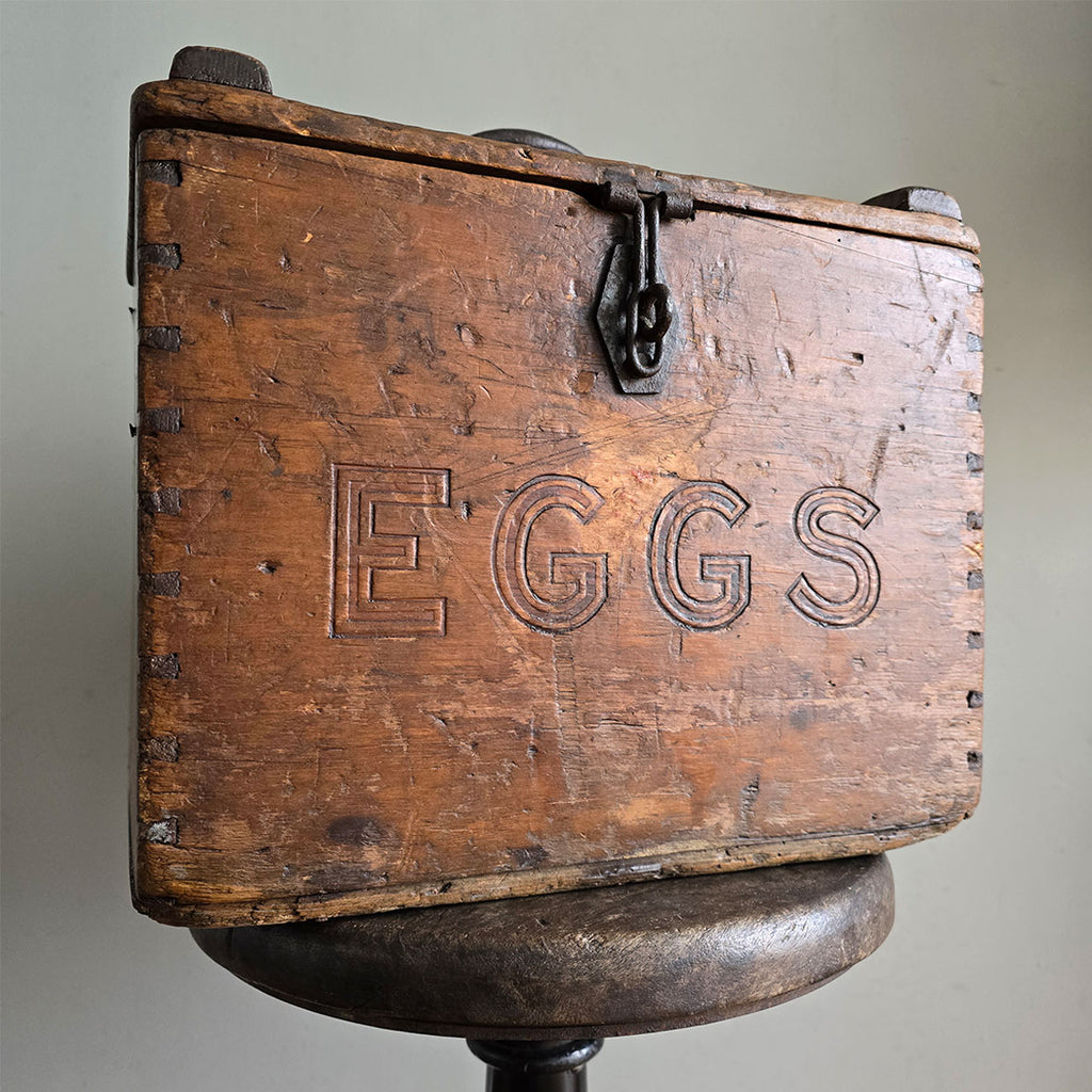 This is one of the best Egg Boxes we have ever seen. Fantastic stamped typography to the front and back with perfectly aged ironwork, and a beautiful honey tone to the woodwork. Clucking fantastic! - SHOP NOW - www.intovintage.co.uk