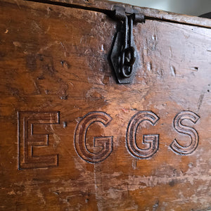 This is one of the best Egg Boxes we have ever seen. Fantastic stamped typography to the front and back with perfectly aged ironwork, and a beautiful honey tone to the woodwork. Clucking fantastic! - SHOP NOW - www.intovintage.co.uk