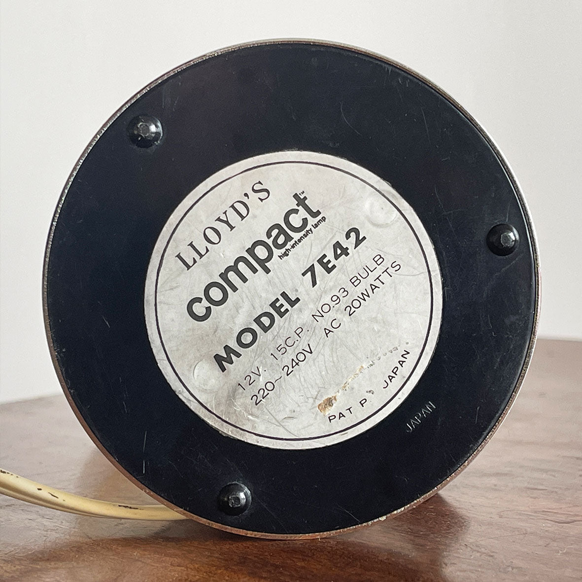 A slick looking 1960s Japanese Lloyd's compact Telescopic Desk Lamp. A very versatile lamp that can be set in many positions. With two light intensities, it's Ideal for a cool desk or bedside table. Main On off switch on lead - SHOP NOW - www.intovintage.co.uk