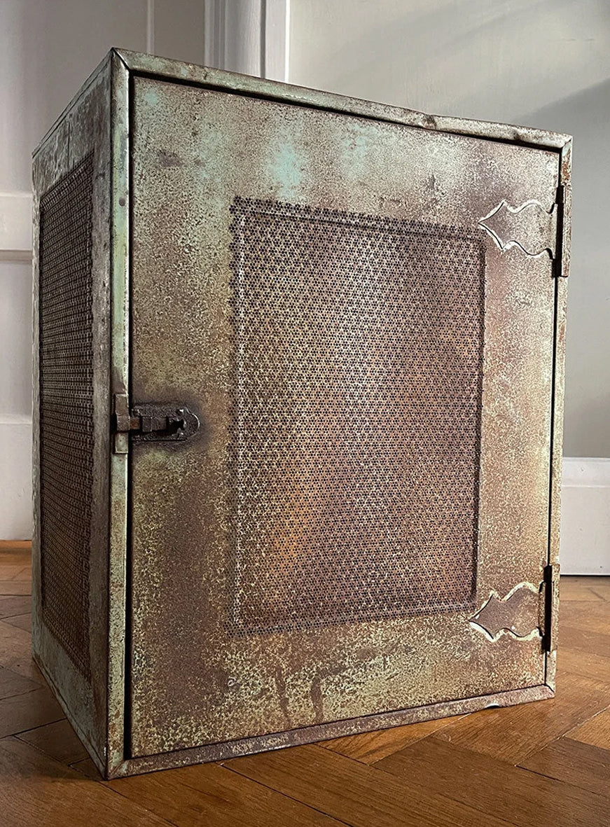 A Vintage Food Safe - IntoVintage.co.uk – Intovintage.co.uk
