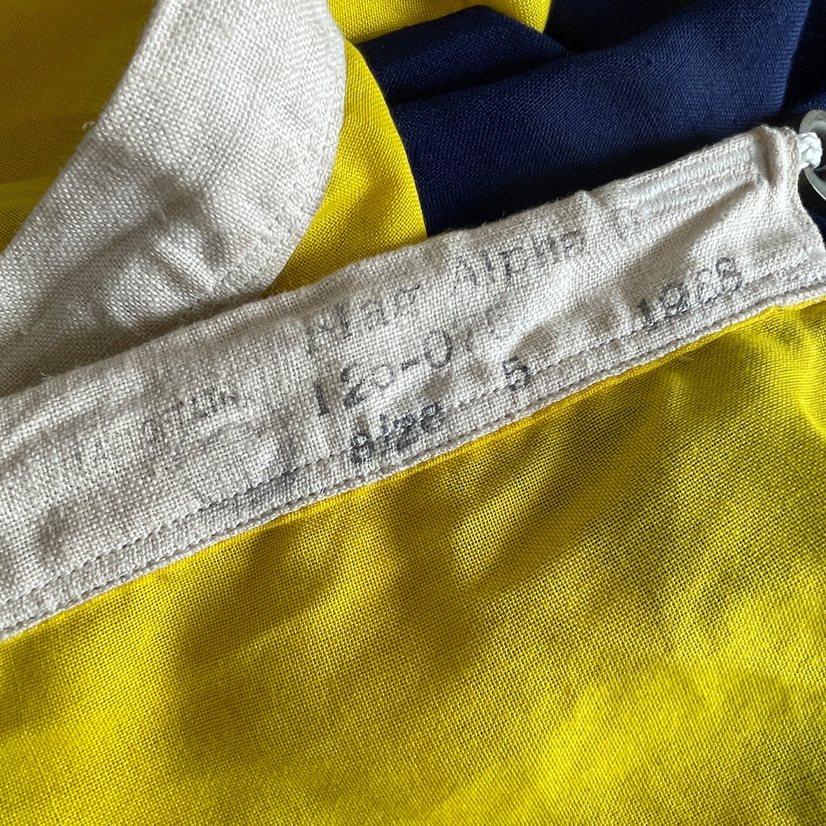 A Large Nautical Size 5 Flag. The blue and yellow stripes translate as 'G' in nautical code. The seem has two cast metal fasteners and cord, so can easily be hung. These flags look great framed and hung on the wall or, use it as a cool through or table cloth - SHOP NOW - www.intovintage.co.uk