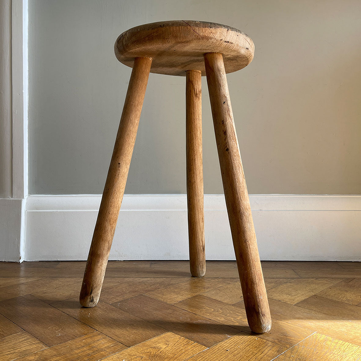 A nice and clean Vintage Elm provincial milking Stool. Good natural colour.  - SHOP NOW - www.intovintage.co.uk