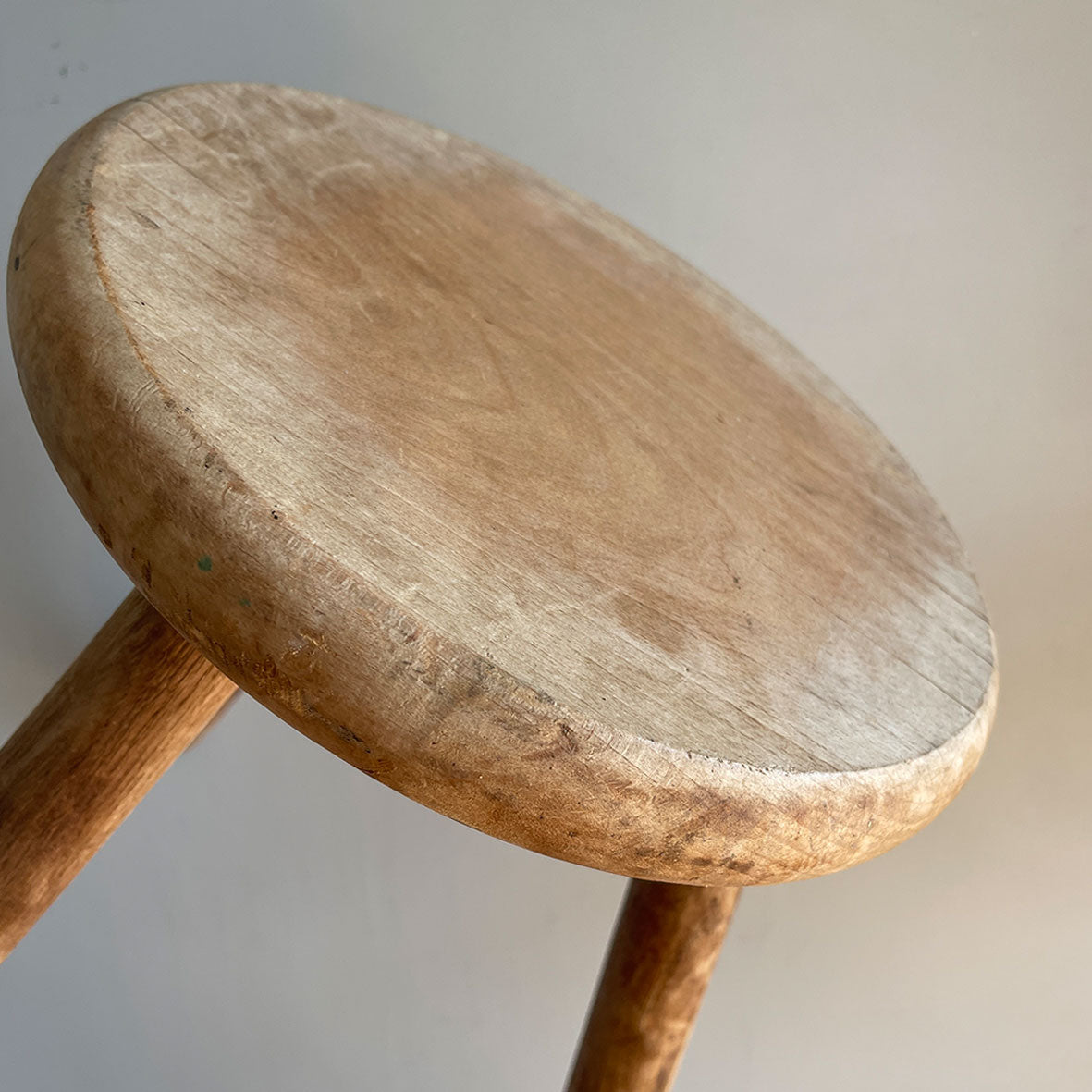 A nice and clean Vintage Elm provincial milking Stool with round seat. Good natural colour - SHOP NOW - www.intovintage.co.uk
