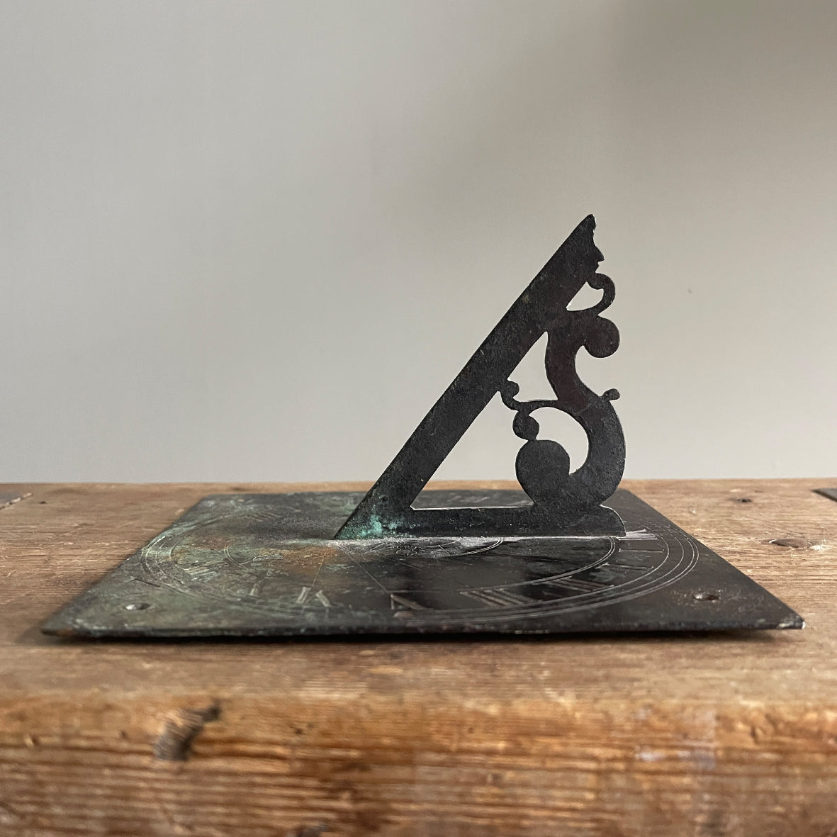 A late George III, Bronze Sun Dial inscribed with central compass points surrounded by roman numerals. Circa 1790 - SHOP NOW - www.intovintage.co.uk