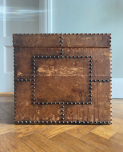 A stunning leather clad and brass studded Wine Chest with a great aged look, wear and colour. It has a hinged and barrel top with sturdy brass handle on each side. Inside sees an inner metal bin with handy handles making it easy to remove. Will hold 12 bottles of wine - SHOP NOW - www.intovintage.co.uk