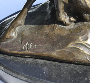 A fine quality 'hot cast' Bronze Stag mounted on an attractive marble block base. Superbly well modelled - SHOP NOW - Intovintage.co.uk