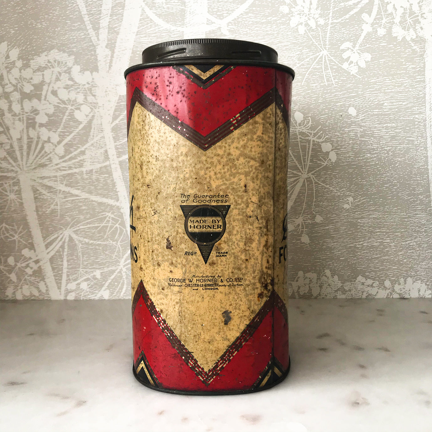 Vintage Horner's Dainty Dinah Foamy Bon Bons Shop Tin in good condition with fantastic graphics and great patina - SHOP NOW - www.intovintage.co.uk