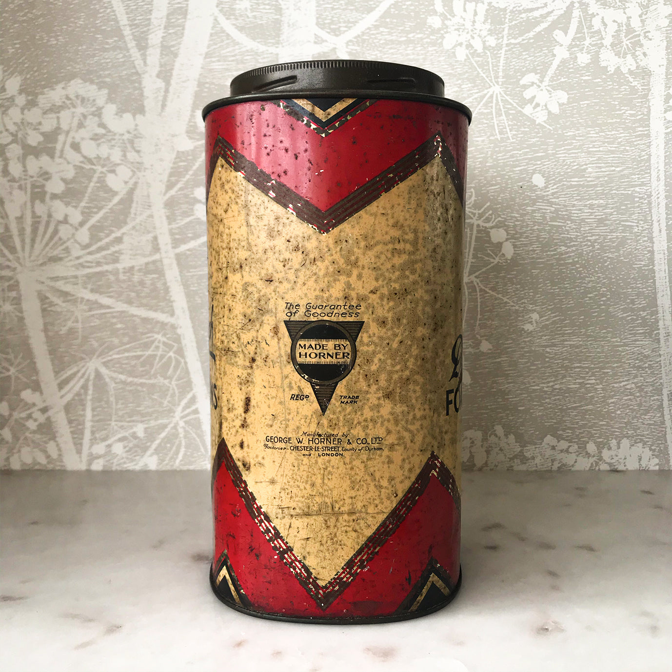 Vintage Horner's Dainty Dinah Foamy Bon Bons Shop Tin in good condition with fantastic graphics and great patina - SHOP NOW - www.intovintage.co.uk