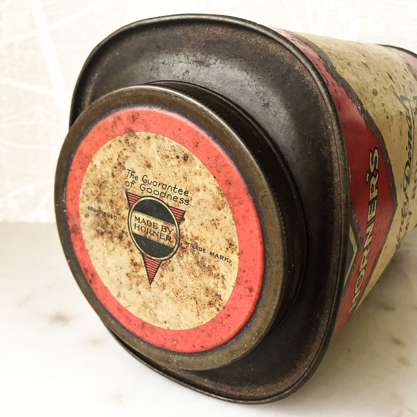 Vintage Horner's Dainty Dinah Foamy Bon Bons Shop Tin in good condition with fantastic graphics and great patina - SHOP NOW - www.intovintage.co.uk
