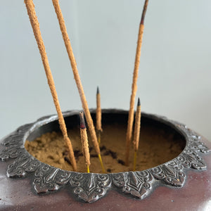 A late Victorian bronze decorated Incense vase. Beautifully decorated with dragons and phoenix bird designs. It has a rich sheen to its surface. A beautiful decorative piece - SHOP NOW - www.intovintage.co.uk