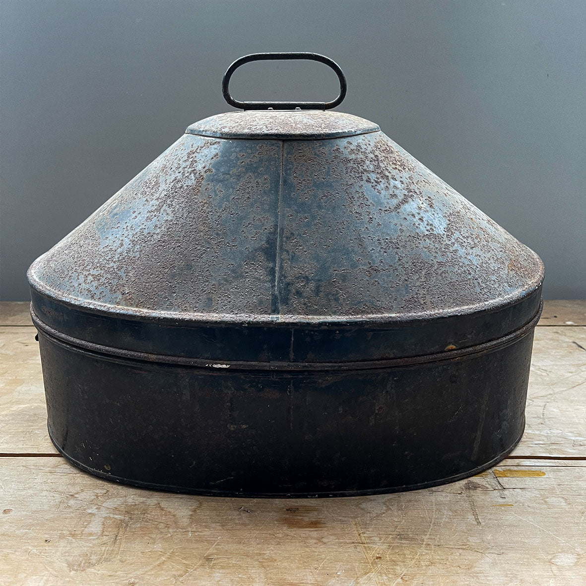 A Royal Naval WW1 (early 1920s) Waterproof White Tropical Service Pith Helmet by the EQUATOR BRAND in its original Japanned tin case - SHOP NOW - www.intovintage.co.uk