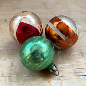 An original box of 1950’s Christmas Baubles. 12 brightly coloured vintage baubles, eleven glass and one plastic - SHOP NOW - www.intovintage.co.uk