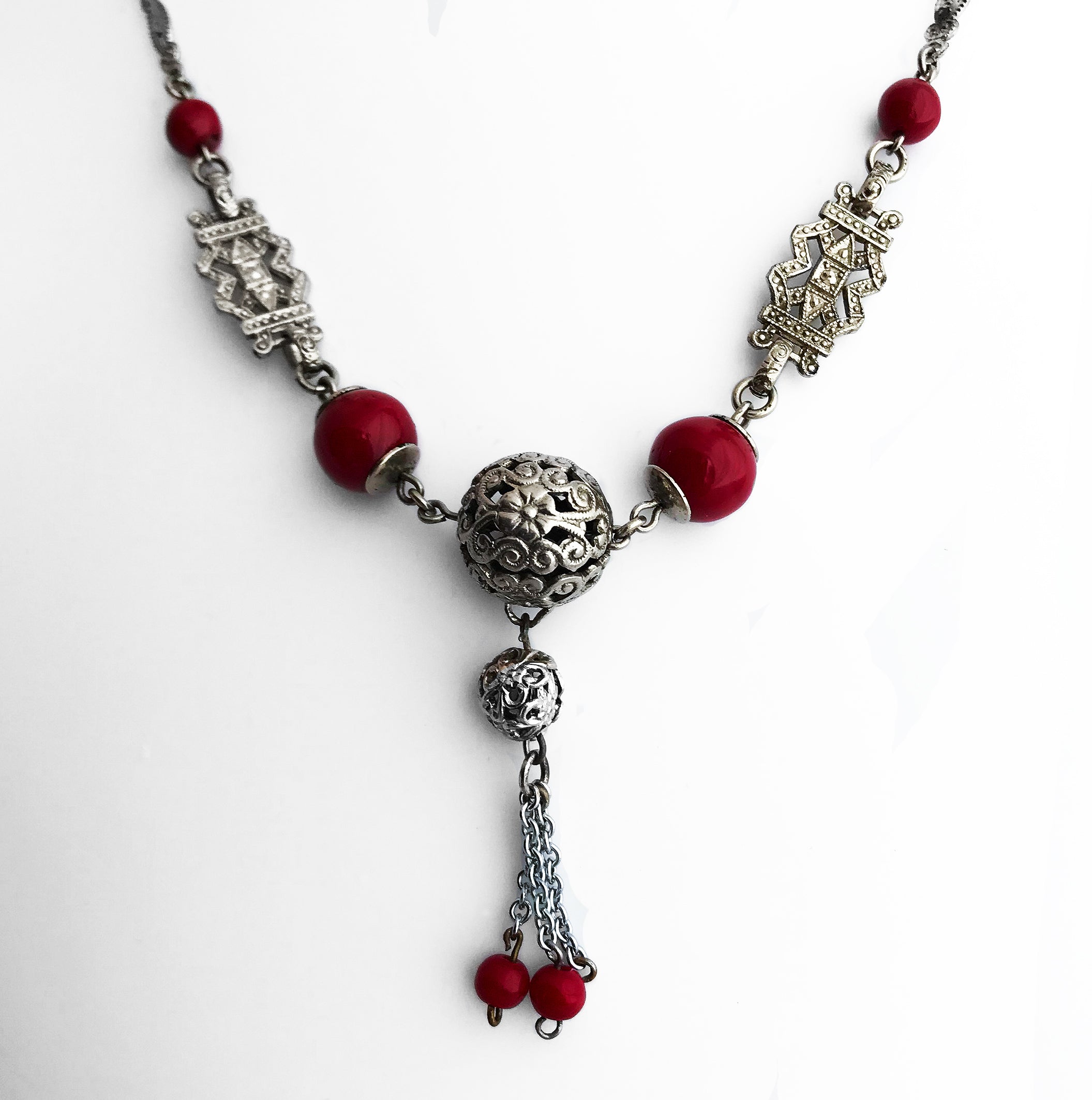 Vintage 1930's Art Deco Necklace. Find this and other Vintage jewellery for sale at Intovintage.co.uk. Into Vintage