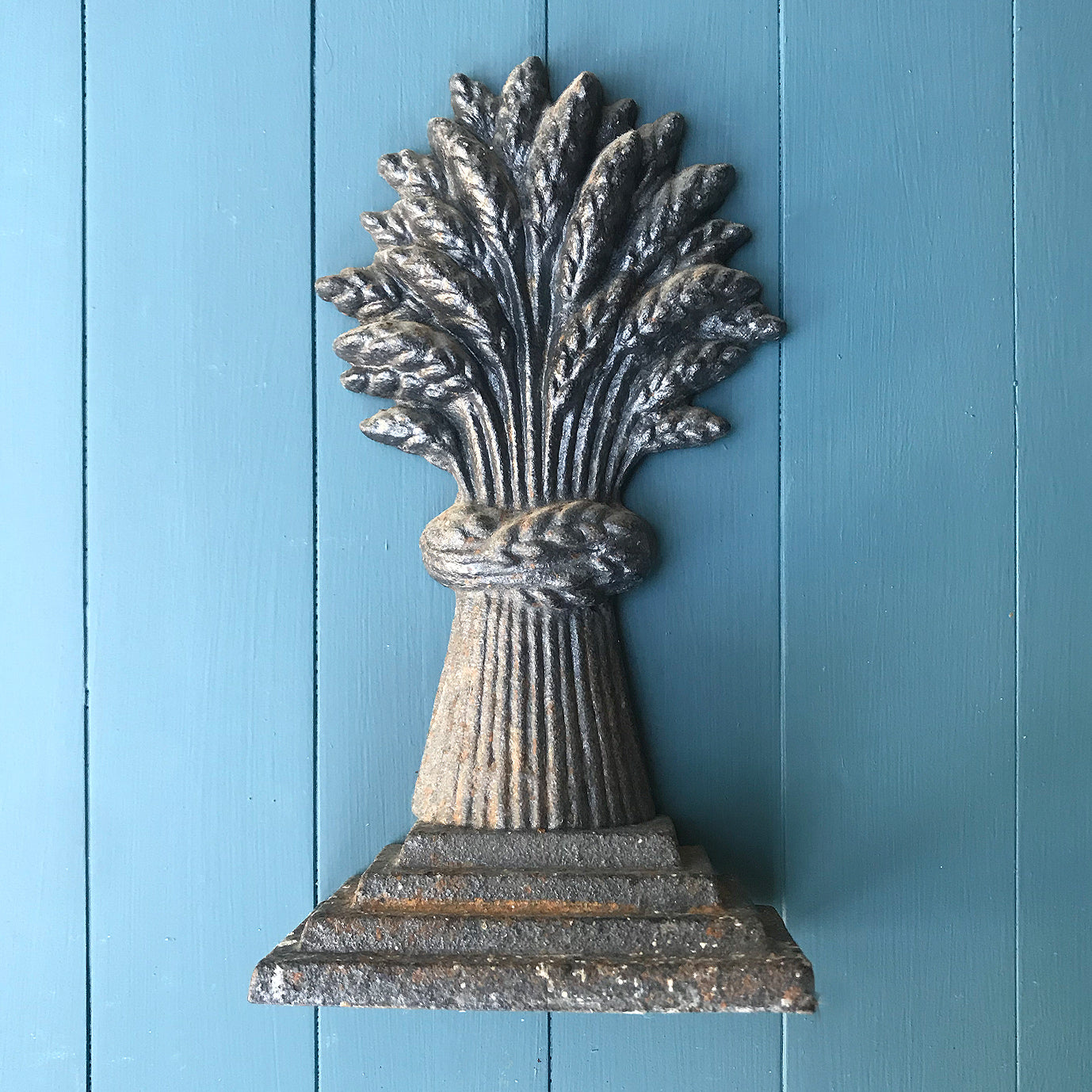 Nice and heavy Vintage Cast Iron Door Stop. A useful and decorative piece for the home - SHOP NOW - www.intovintage.co.uk