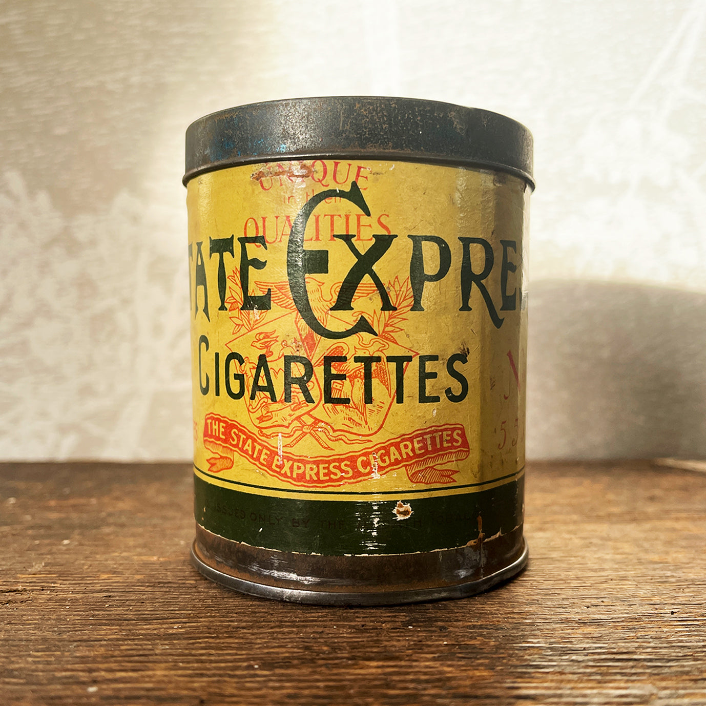 A scarce Ardath 'State Express No. 555' Round Cigarette Tin with fantastic period typography to the label and a pressed tin lid. - SHOP NOW - www.intovintage.co.uk