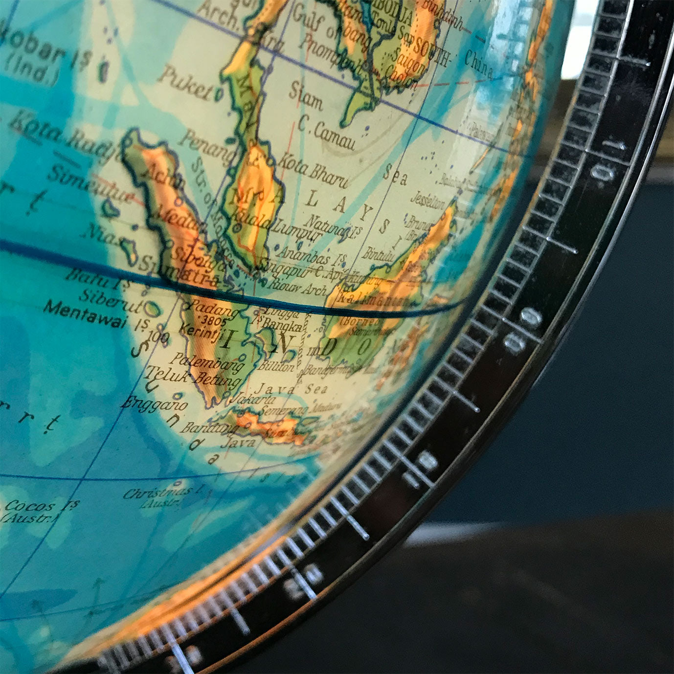 Cool Vintage Illuminated Columbus Globe by German company Paul Oestergaard of Berlin and Stuttgart - SHOP NOW - www.intovintage.co.uk