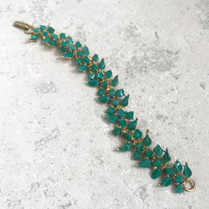 Pretty Vintage Green Stone & Gold Tone Bracelet