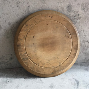 Vintage breadboard with pretty clover and leaf carved detail to the edge. Nice wear to the main board and still nice and flat with no warping - SHOP NOW - www.intovintage.co.uk