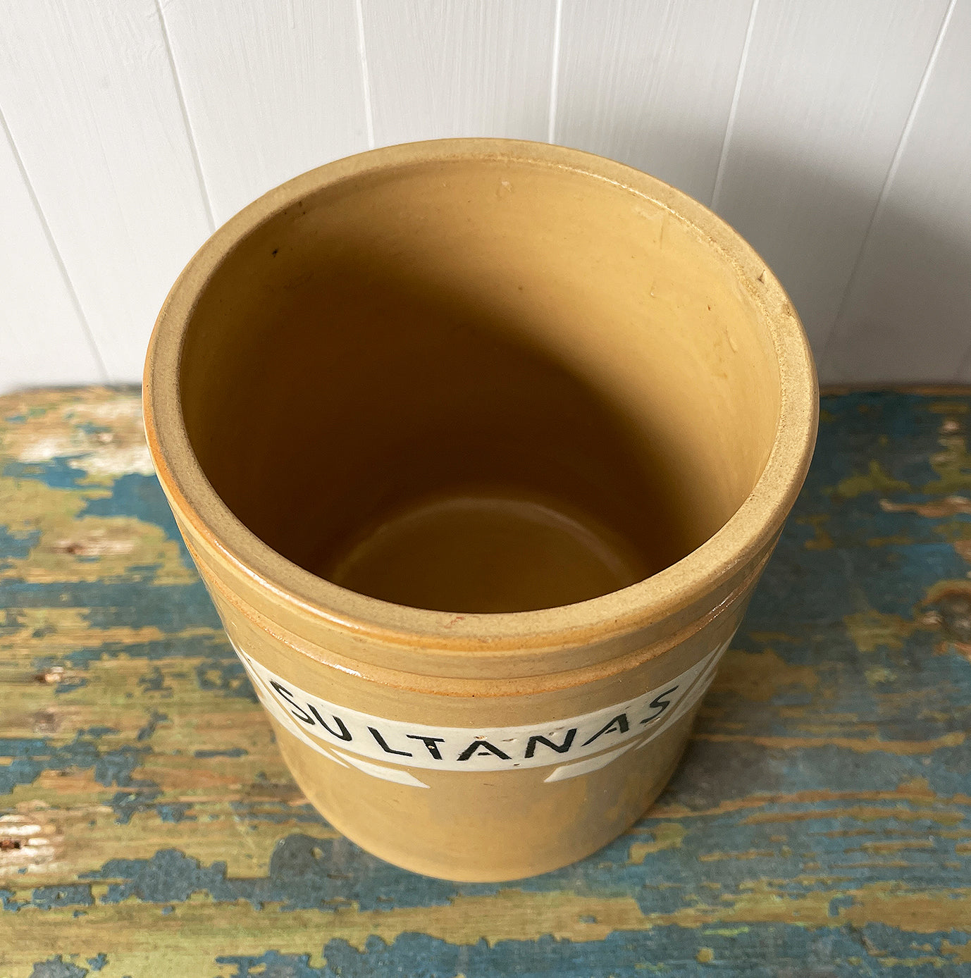 An early 19th C Langley Stoneware Storage Sultana Jar. Good looking and practical for the kitchen - SHOP NOW - www.intovintage.co.uk