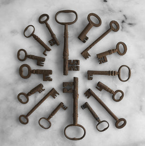 Nice group of 16 Antique Keys - SHOP NOW - www.intovintage.co.uk