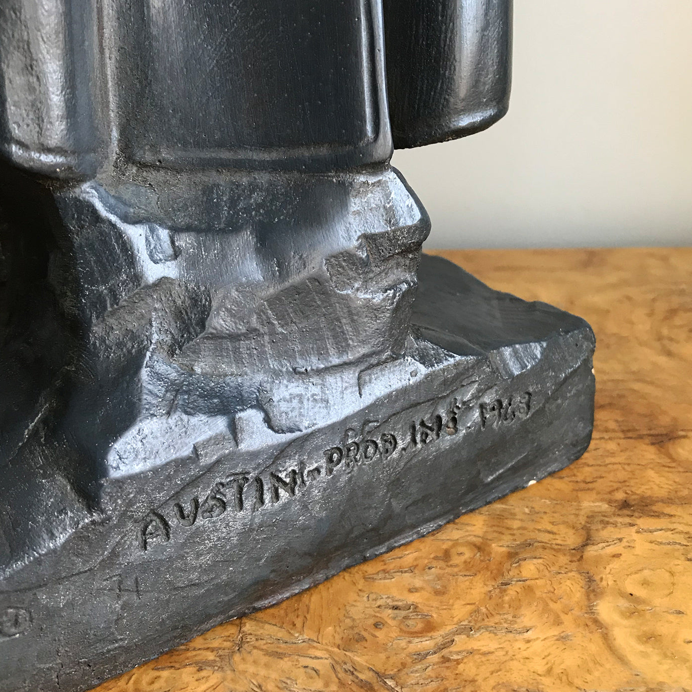 A large plaster figurine of the mighty Napoleon Bonaparte by Austin Productions Inc. Great original colour, and good size - SHOP NOW - www.intovintage.co.uk