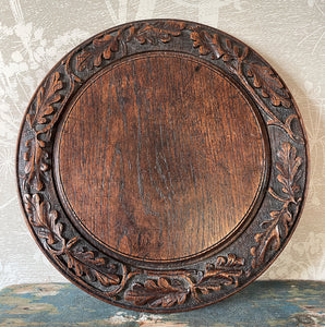 A beautifully deep carved Antique Oak Breadboard with pretty oak leaf detail to the edge. Signed to the back. In excellent condition and still nice and flat with no warping - SHOP NOW - www.intovintage.co.uk