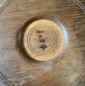 A beautifully deep carved Antique Oak Breadboard with pretty oak leaf detail to the edge. Signed to the back. In excellent condition and still nice and flat with no warping - SHOP NOW - www.intovintage.co.uk