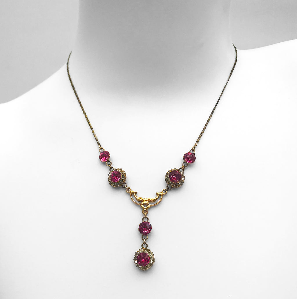 Vintage 1950's Necklace. Find this and other Vintage jewellery for sale at Intovintage.co.uk. 