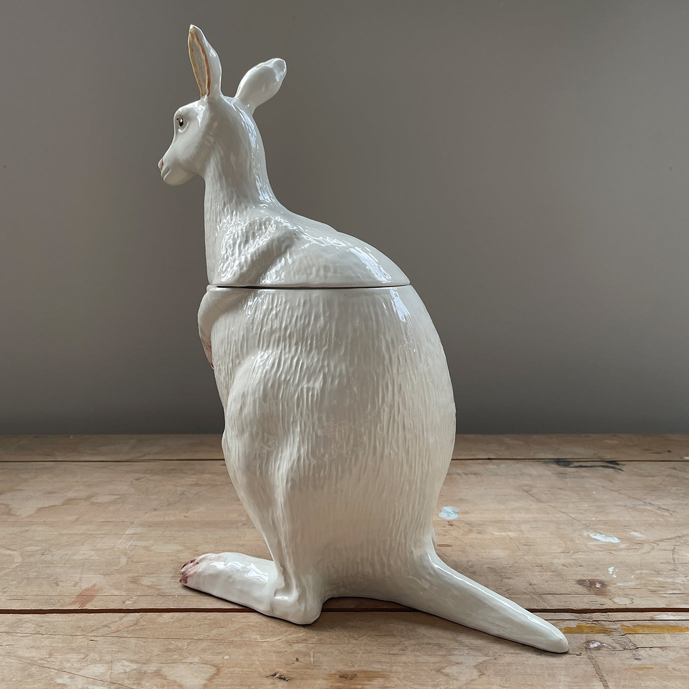 A well modeled ceramic Kangaroo has a removable head so you can keep biscuits or other bits and bobs inside. Made by Mancem of Italy - SHOP NOW - www.intovintage.co.uk