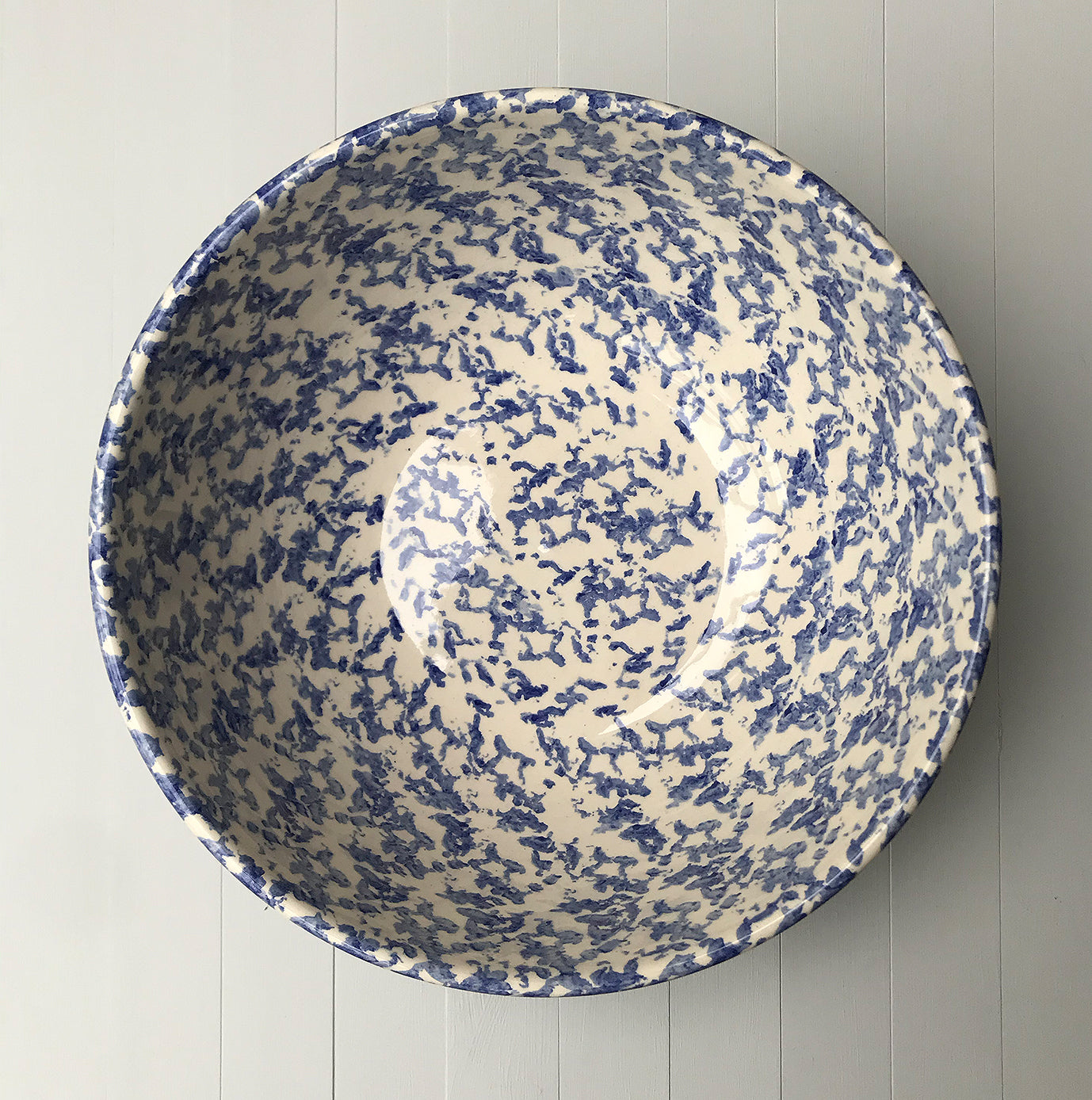 Large & beautiful Blue & White Sponge ware Mixing Bowl with a scolloped edge to the outside - SHOP NOW - www.intovintage.co.uk
