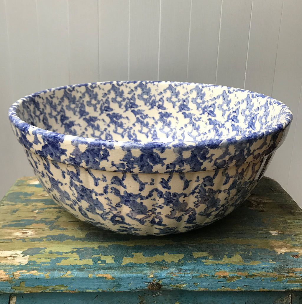 Large & beautiful Blue & White Sponge ware Mixing Bowl with a scolloped edge to the outside - SHOP NOW - www.intovintage.co.uk