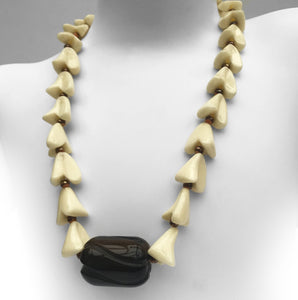 Vintage 1950's Necklace. Find this and other Vintage jewellery for sale at Intovintage.co.uk. 
