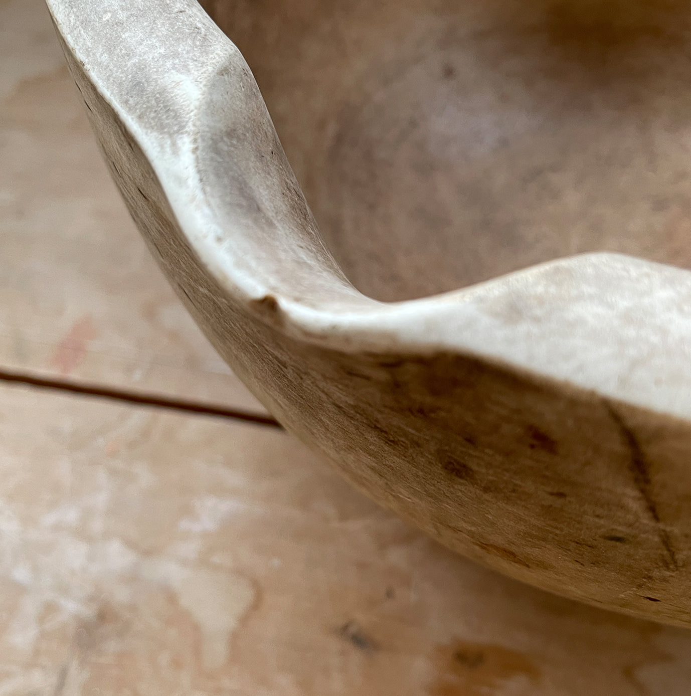 A large, time worn Mortice & Pestle in a cream stoneware. Comes with a large wooden pestle. Marked '10' on the base. A beautiful piece for the kitchen.  - SHOP NOW - www.intovintage.co.uk