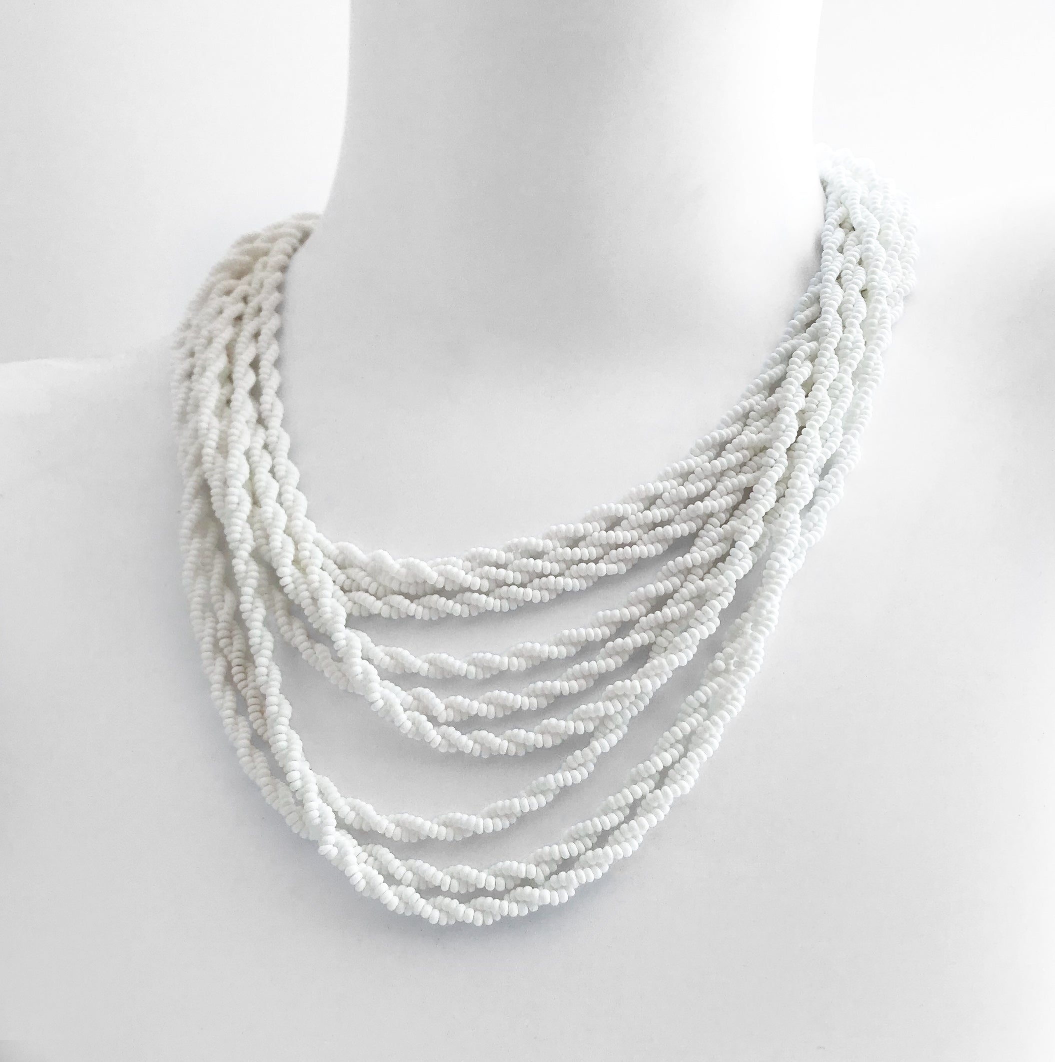 50′s White Bead Necklace