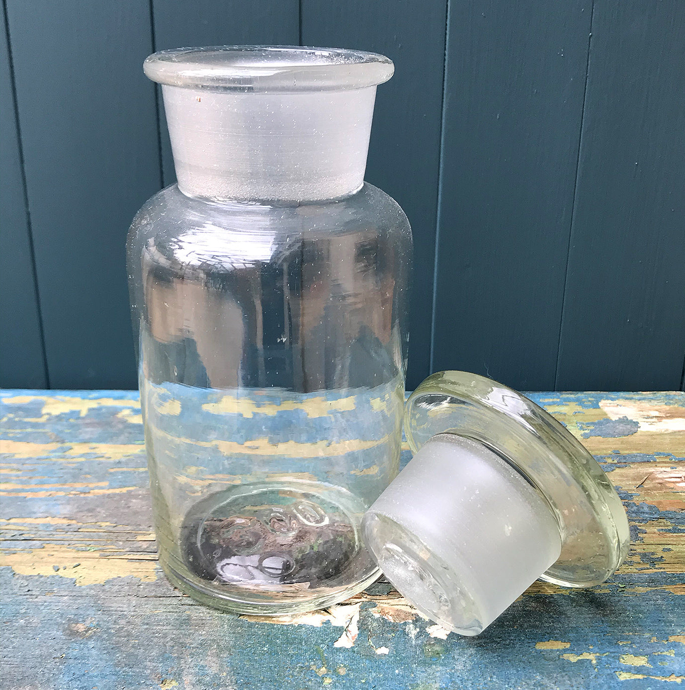 Nice and chunky, wide stoppered late Victorian Apothecary Bottle. Marked '300' on the base. No chips - SHOP NOW - www.intovintage.co.uk