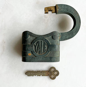 A large vintage Yale Brass Padlock with a wonderful verdigris finish to the brass. Very solid with a satisfying clunk when locked. Fully working with original key - SHOP NOW - www.intovintage.co.uk