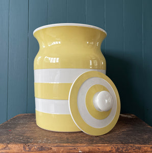 Large Vintage Yellow & White Cornish Ware Jar in excellent condition. Nice and big to keep your biscuits or other condiments in. No chips or cracks, just perfect! - SHOP NOW - www.intovintage.co.uk