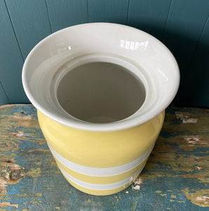 Large Vintage Yellow & White Cornish Ware Jar in excellent condition. Nice and big to keep your biscuits or other condiments in. No chips or cracks, just perfect! - SHOP NOW - www.intovintage.co.uk