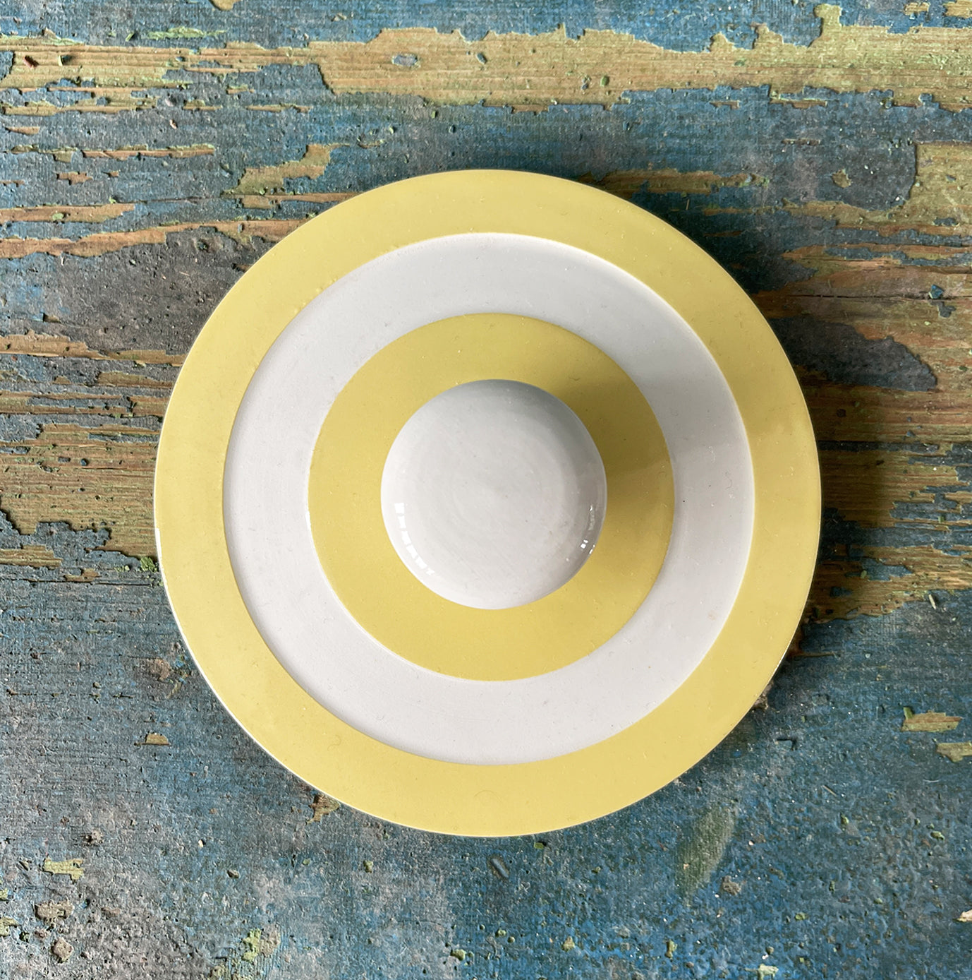 Large Vintage Yellow & White Cornish Ware Jar in excellent condition. Nice and big to keep your biscuits or other condiments in. No chips or cracks, just perfect! - SHOP NOW - www.intovintage.co.uk