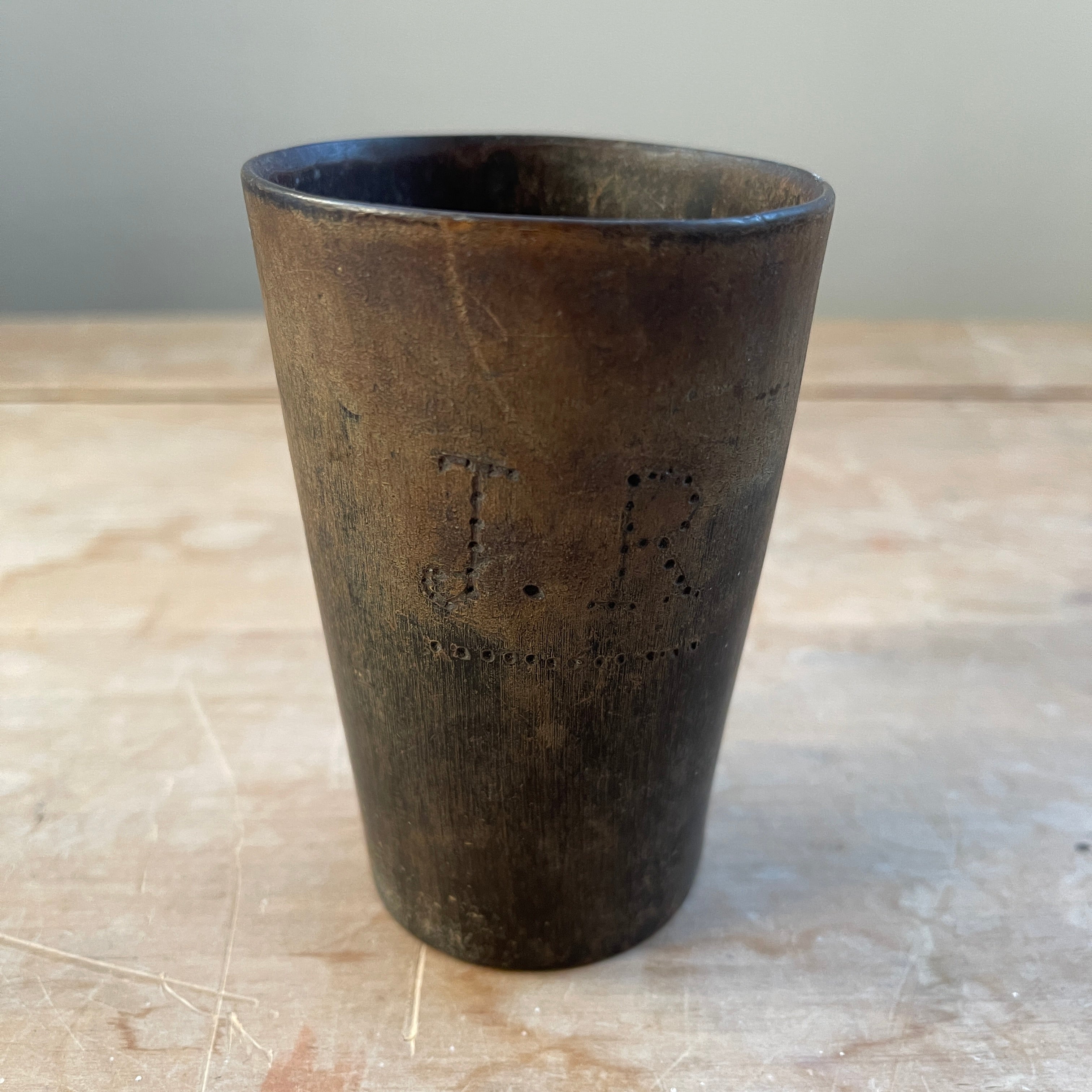 A collection of Six 18th Century Horn Drinking Vessels with two having the dotted inscriptions of 'J.R'. The largest cup has two inscriptions, font and back. There are four lager cups with two shot sized cups - SHOP NOW - www.intovintage.co.uk